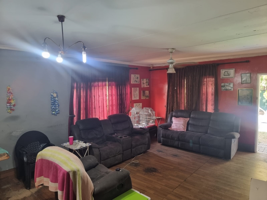 4 Bedroom Property for Sale in Oos Einde North West